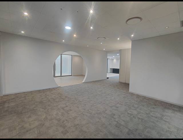 267M² OFFICE TO LET IN MAGALIESSIG
